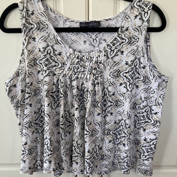 ❤️‍🔥5/20$ CLASSIC EDITIONS💫Women’s White/Gray Printed Pleated Cropped Tank Top - Picture 5 of 11